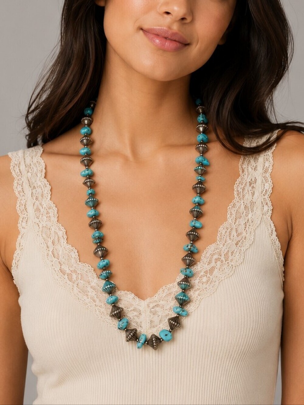 Vintage Southwestern Turquoise and Silvertone Beaded Necklace